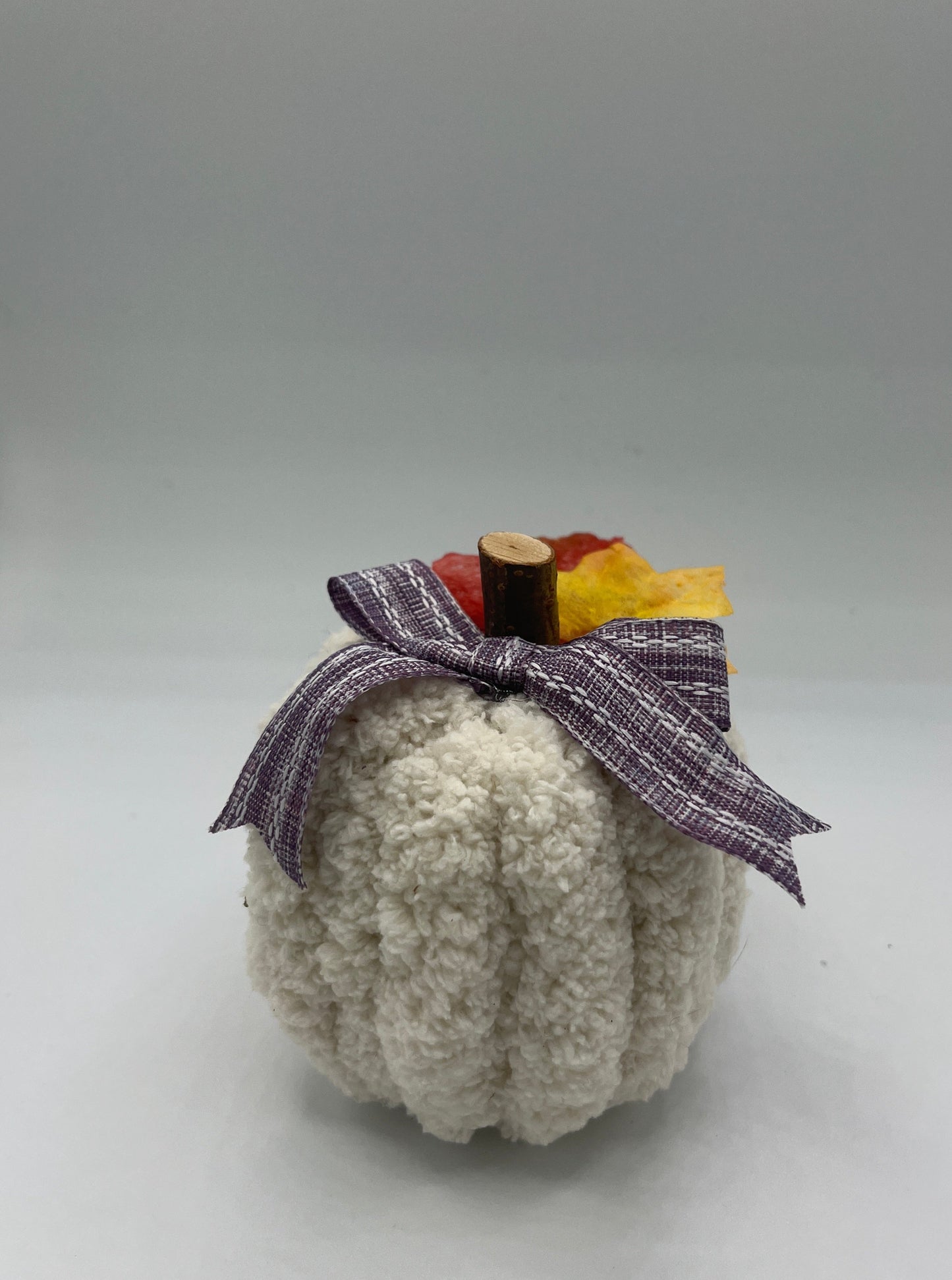 Ivory Mini Fluffy yarn pumpkins