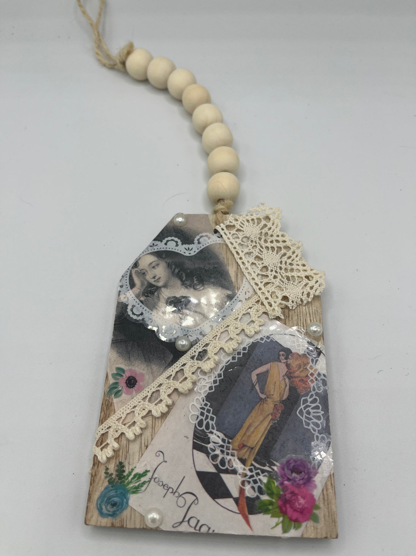 Victorian Lace hang tag