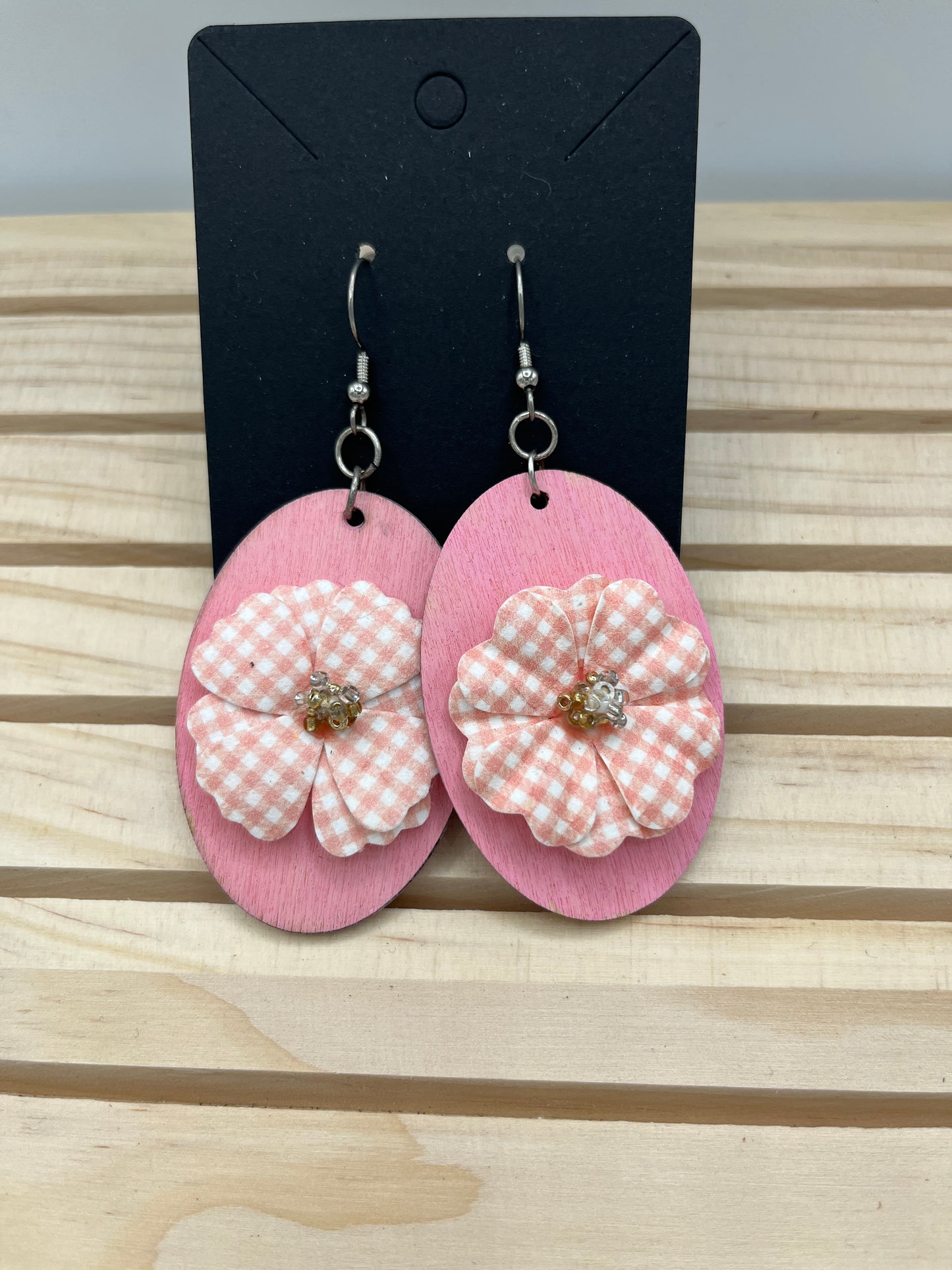 Pink oval earrings with 3D floral