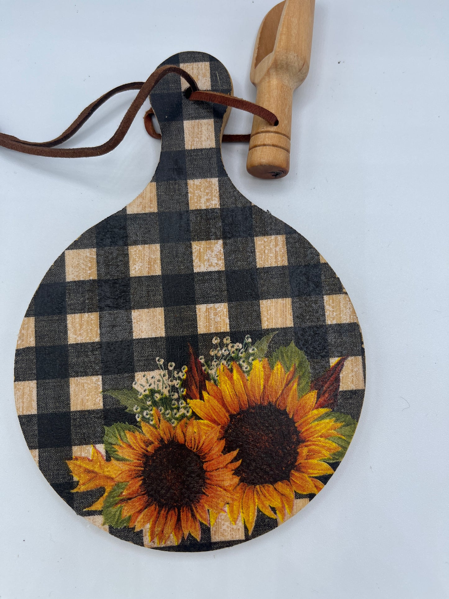 Sunflower mini round cutting board