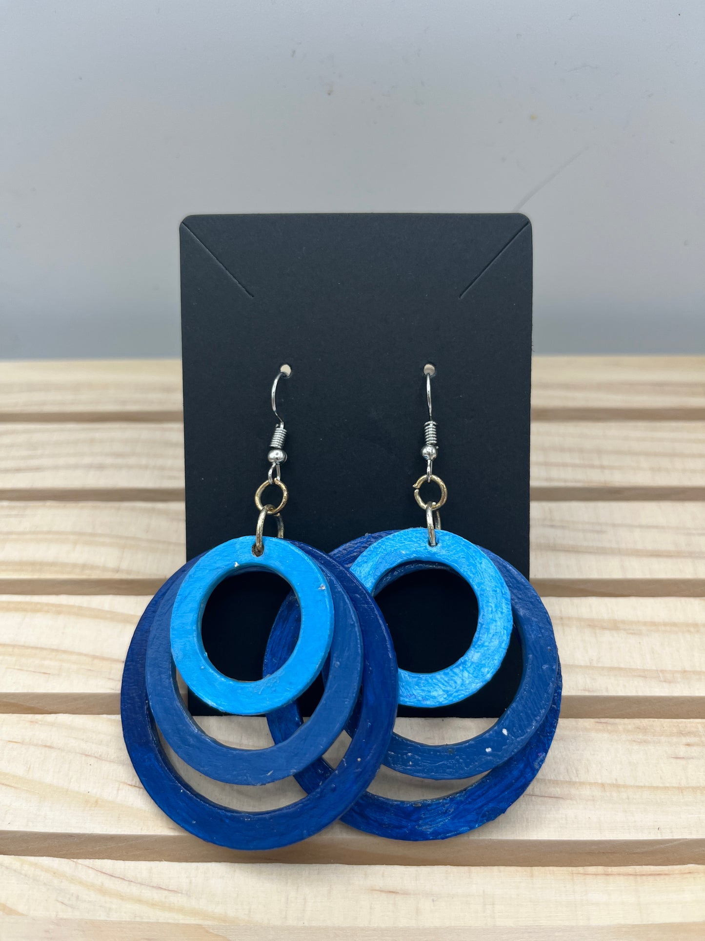 Three tiered blue circle earrings