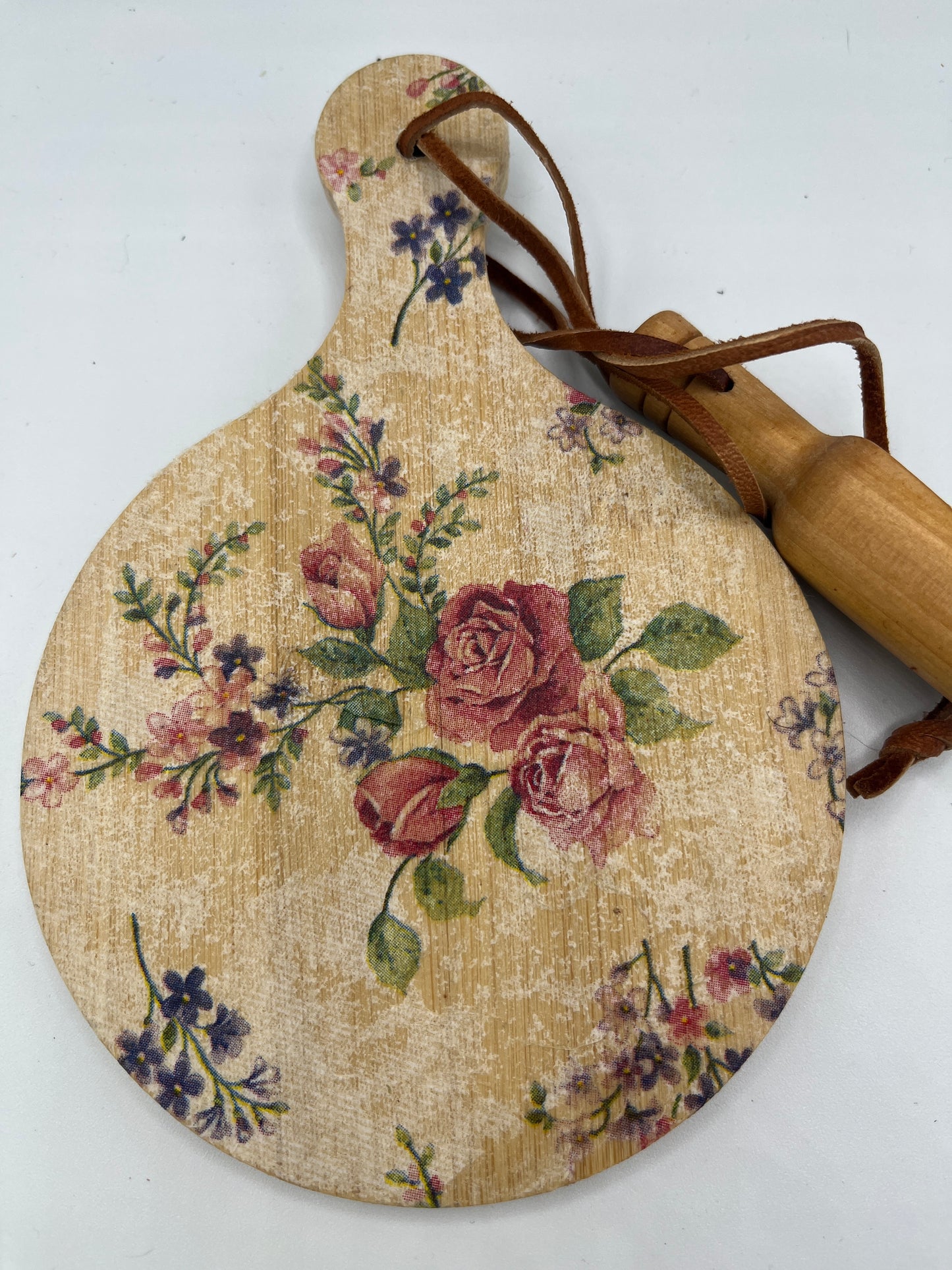 Roses and violets mini cutting board