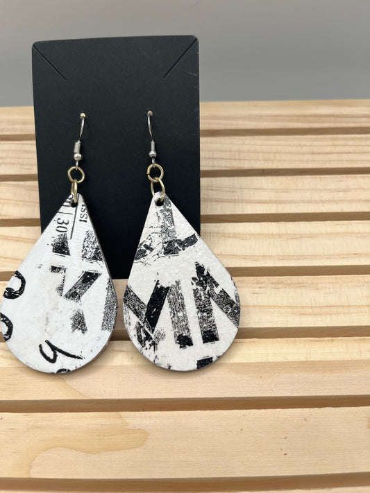 Graffiti teardrop earrings KMN