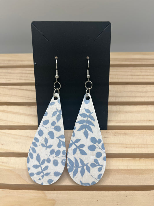 Blue and white leaves slender teardrop earrings