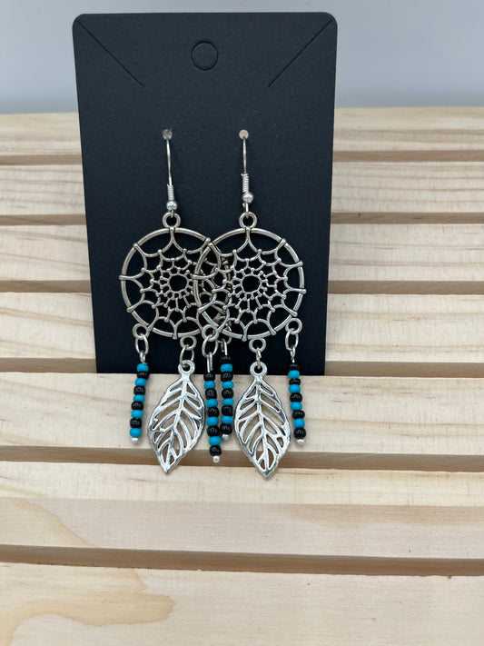 Dreamcatcher with turquoise and black beads earrings