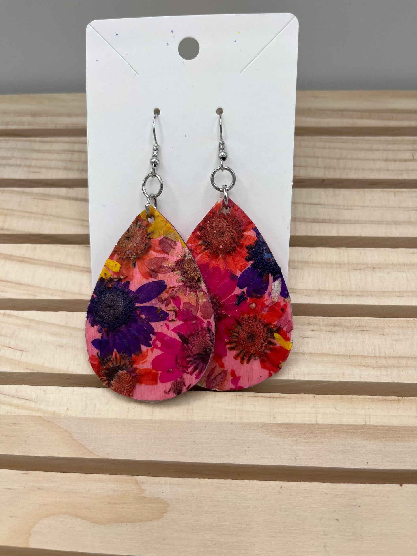 Teardrop daisy earrings