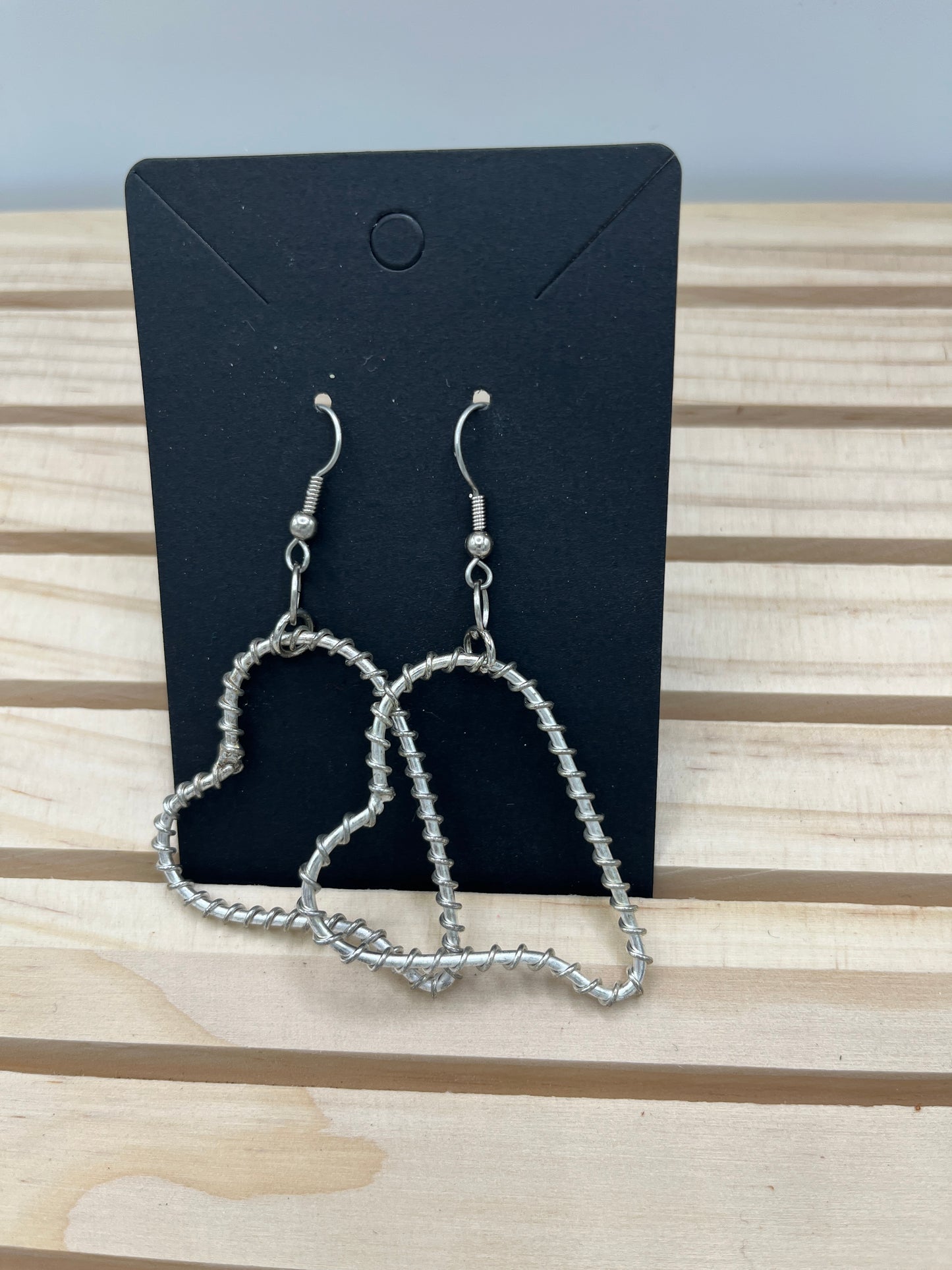 Wired heart earrings